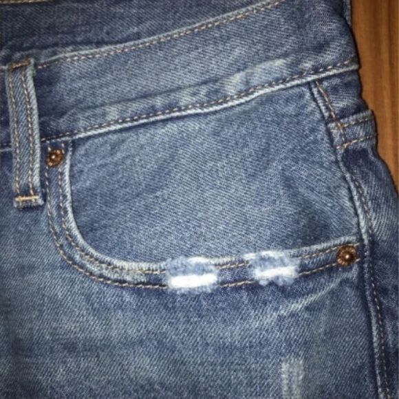 Women's Old Navy Distressed Jean Shorts - Picture 3 of 12